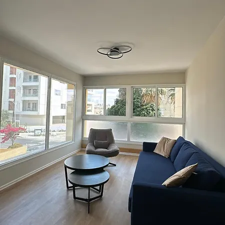 Modern 1brapartment Pool & Prime Location *
