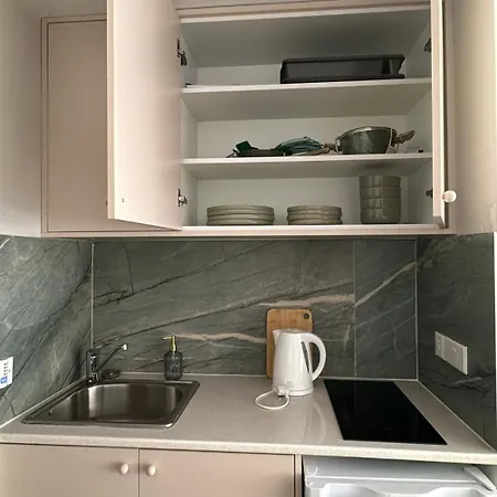 Modern 1brapartment Pool & Prime Location *
