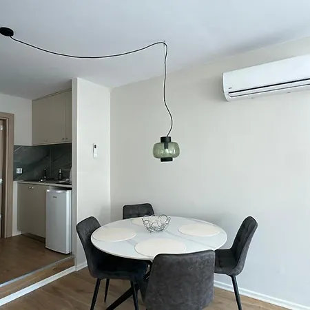 Modern 1brapartment Pool & Prime Location דירה