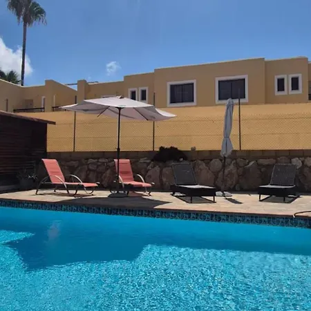 Modern 1brapartment Pool & Prime Location דירה